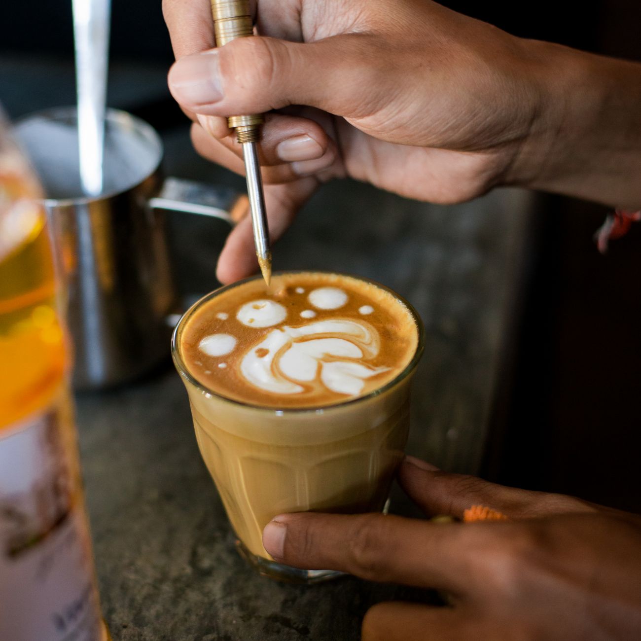 Flat White Divadlo s mikropenou